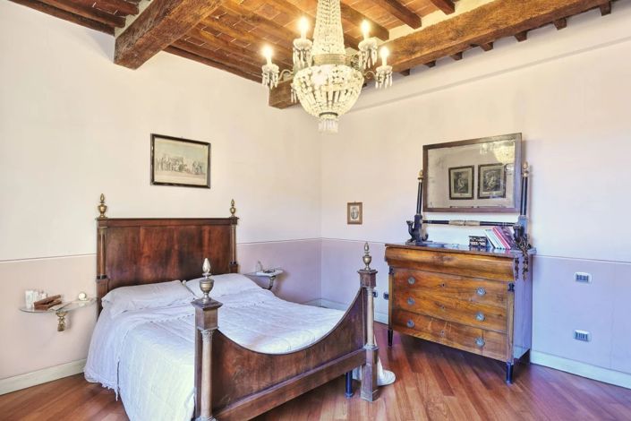 Image No.22-4 Bed House for sale