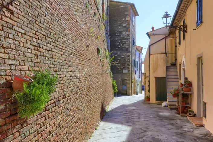 Image No.27-4 Bed House for sale