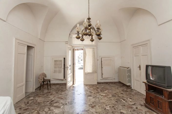 Image No.12-2 Bed House for sale