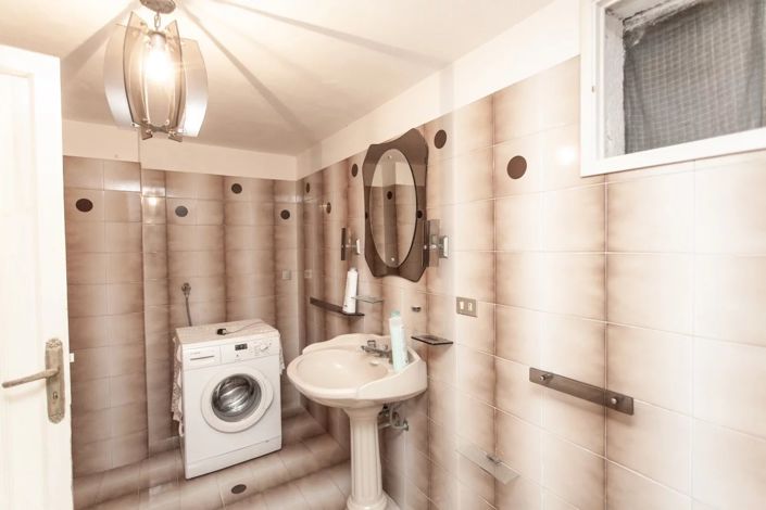 Image No.14-2 Bed House for sale