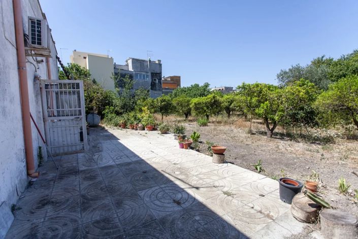 Image No.21-2 Bed House for sale