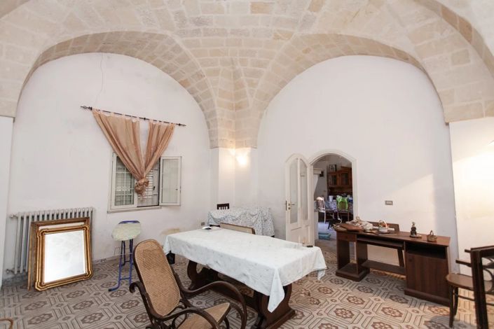 Image No.5-2 Bed House for sale