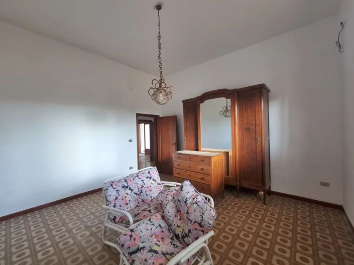 Image No.12-2 Bed Villa for sale