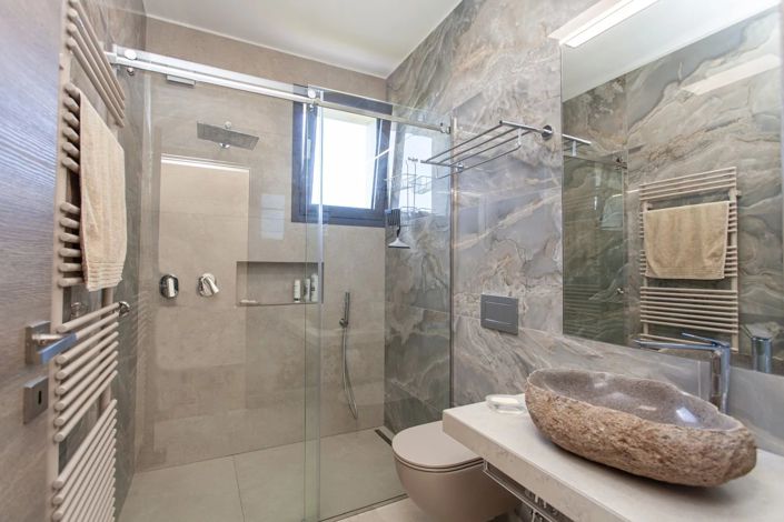 Image No.20-7 Bed Villa for sale