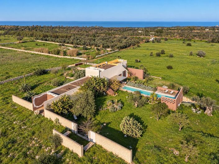 Image No.2-4 Bed Villa for sale