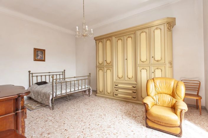 Image No.11-4 Bed House for sale