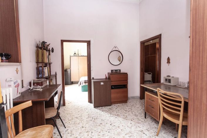 Image No.12-4 Bed House for sale