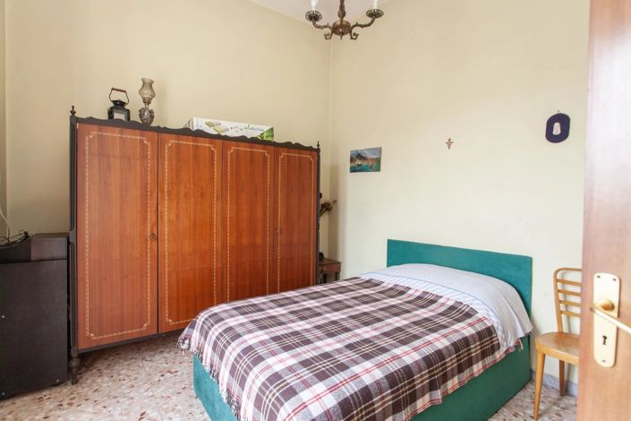 Image No.13-4 Bed House for sale