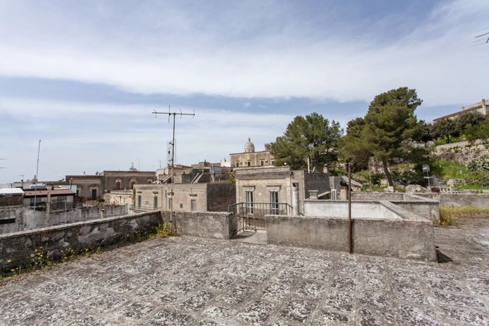 Image No.19-4 Bed House for sale