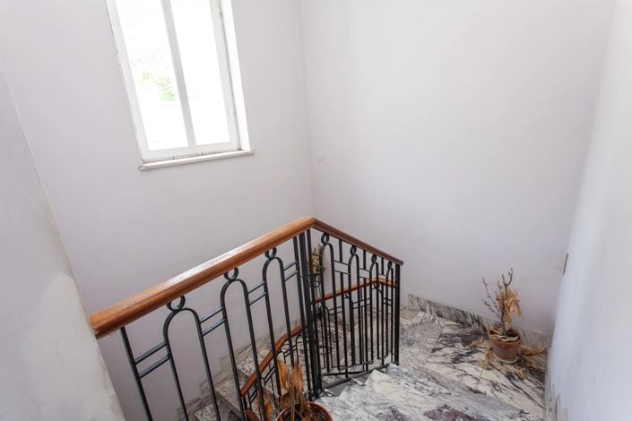 Image No.21-4 Bed House for sale