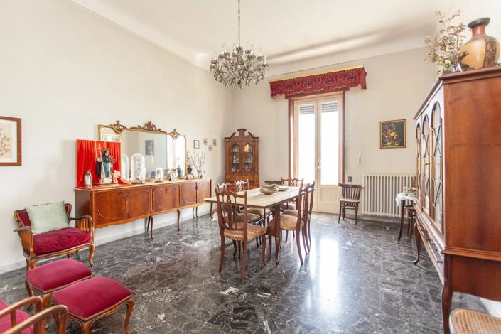 Image No.5-4 Bed House for sale