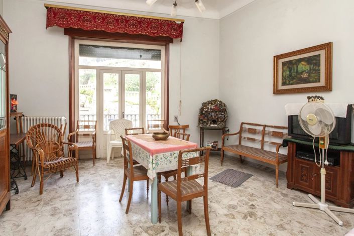 Image No.7-4 Bed House for sale