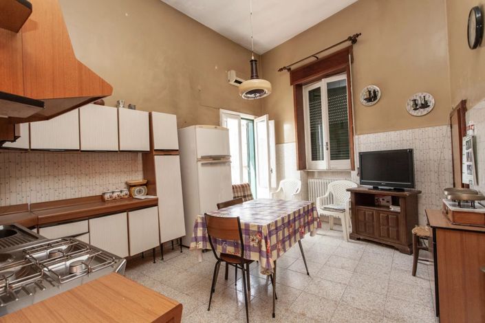 Image No.9-4 Bed House for sale