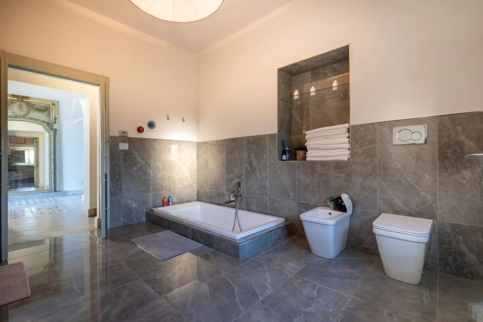 Image No.29-4 Bed Villa for sale