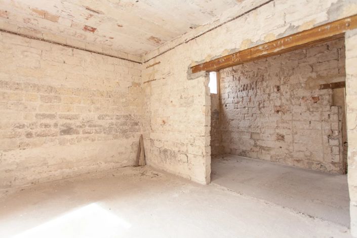 Image No.17-5 Bed House for sale