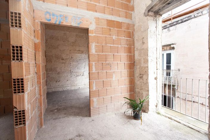 Image No.21-5 Bed House for sale
