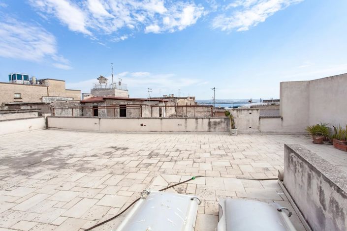 Image No.29-5 Bed House for sale