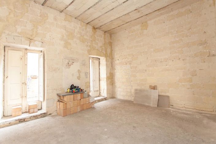 Image No.4-5 Bed House for sale