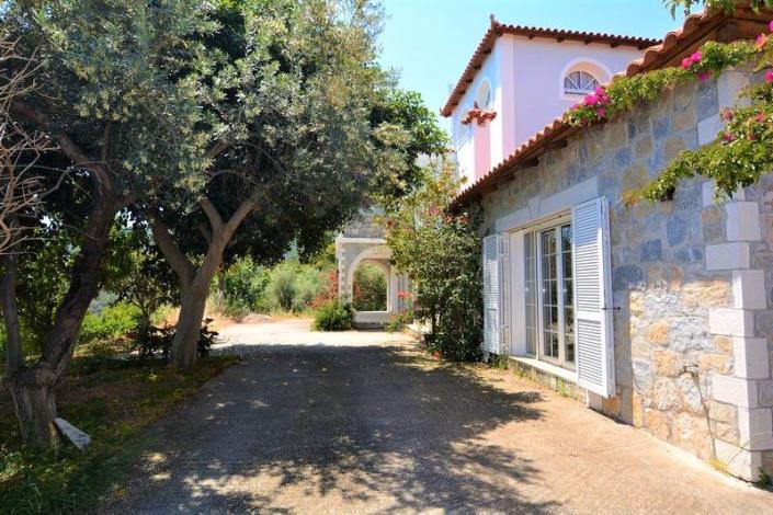 Image No.4-Maison de 4 chambres à vendre à Pera Melana