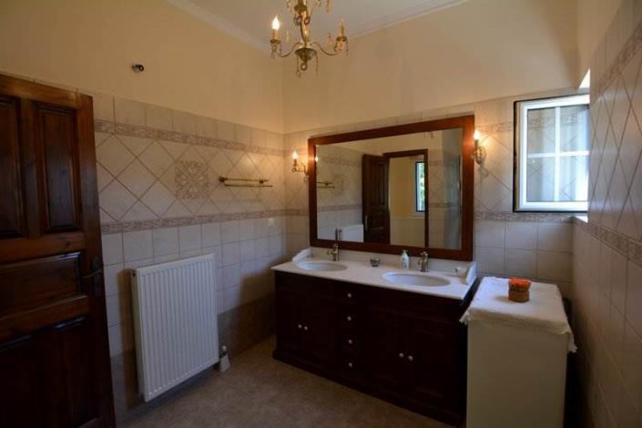 Image No.22-Maison de 4 chambres à vendre à Pera Melana