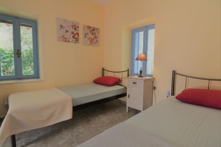 Image No.6-2 Bed House for sale