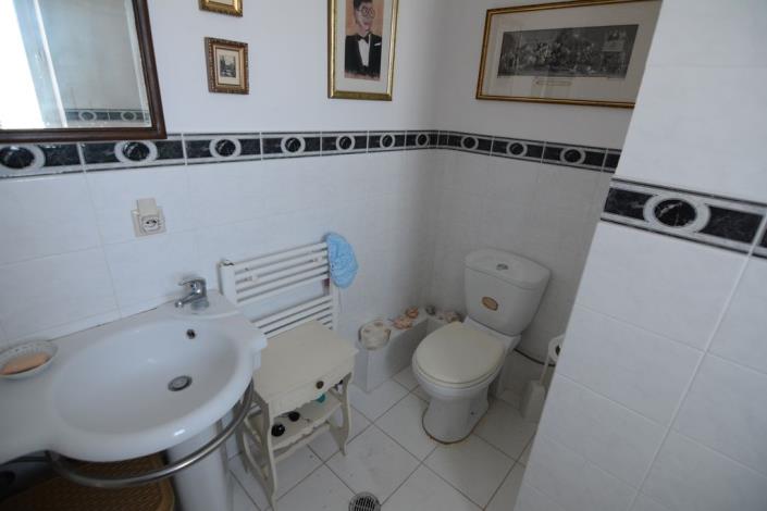 Image No.9-3 Bed House for sale