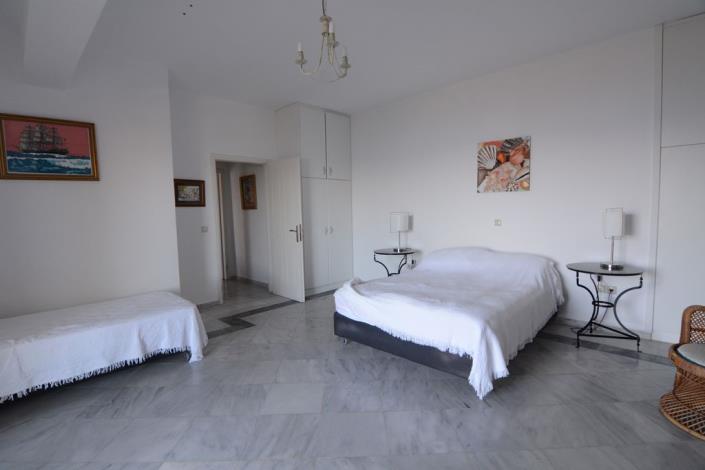 Image No.24-3 Bed House for sale