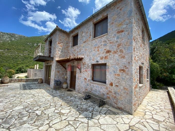 Image No.5-Maison / Villa de 4 chambres à vendre à Tyros