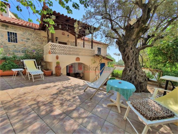 Image No.2-Maison / Villa de 2 chambres à vendre à Tyros