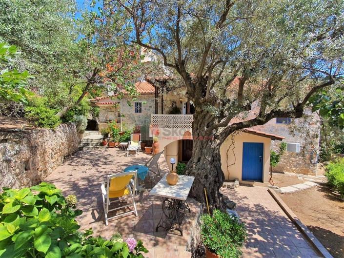 Image No.3-Maison / Villa de 2 chambres à vendre à Tyros