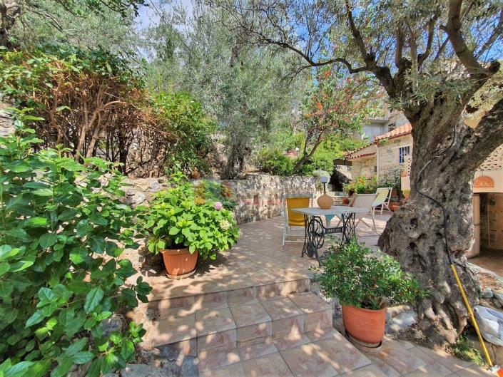 Image No.12-Maison / Villa de 2 chambres à vendre à Tyros