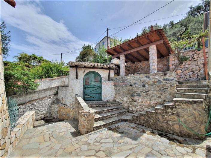 Image No.6-2 Bed House for sale