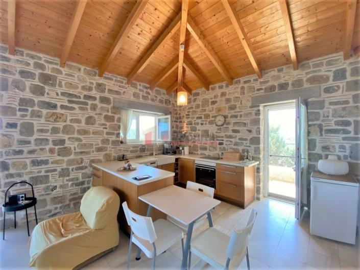 Image No.10-3 Bed House for sale