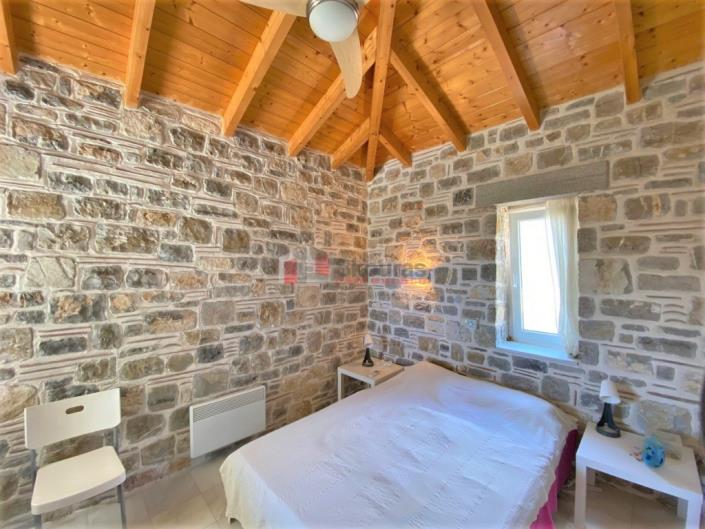 Image No.12-3 Bed House for sale