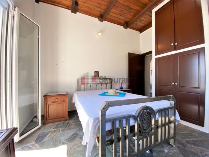 5 Bedrooms house for sale in Ermioni Offers 5 Bedrooms & 2 Bathrooms