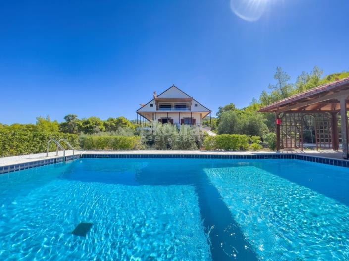 Image No.2-Villa de 5 chambres à vendre à Loutraki