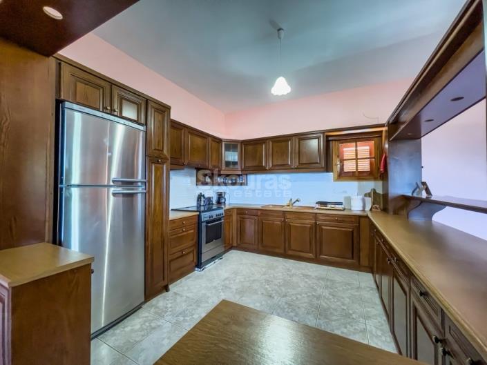 Image No.20-Villa de 5 chambres à vendre à Loutraki