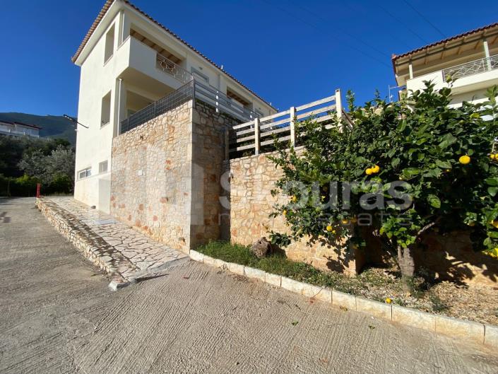 Image No.6-2 Bed Maisonette for sale