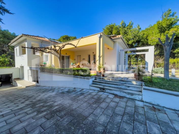 Image No.3-5 Bed Villa / Detached for sale