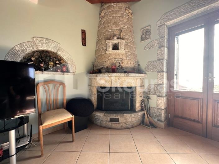 Image No.10-3 Bed House for sale