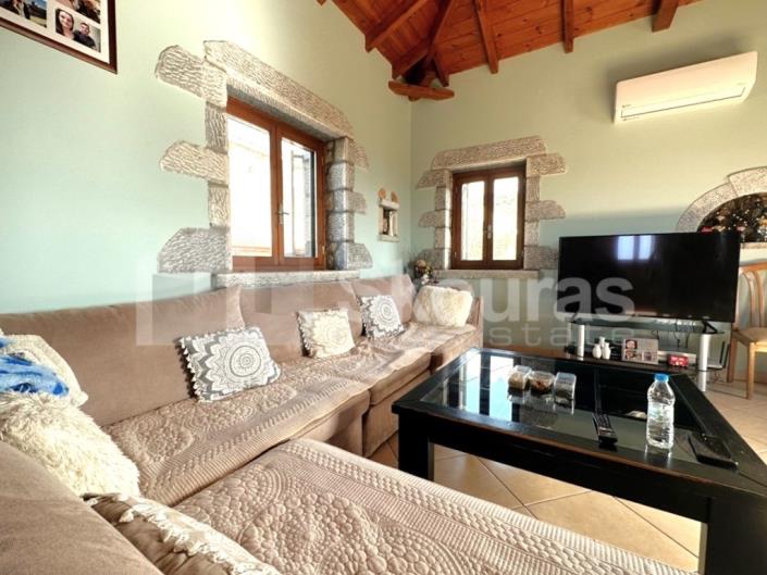 Image No.11-3 Bed House for sale