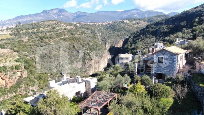 Image No.18-2 Bed House for sale