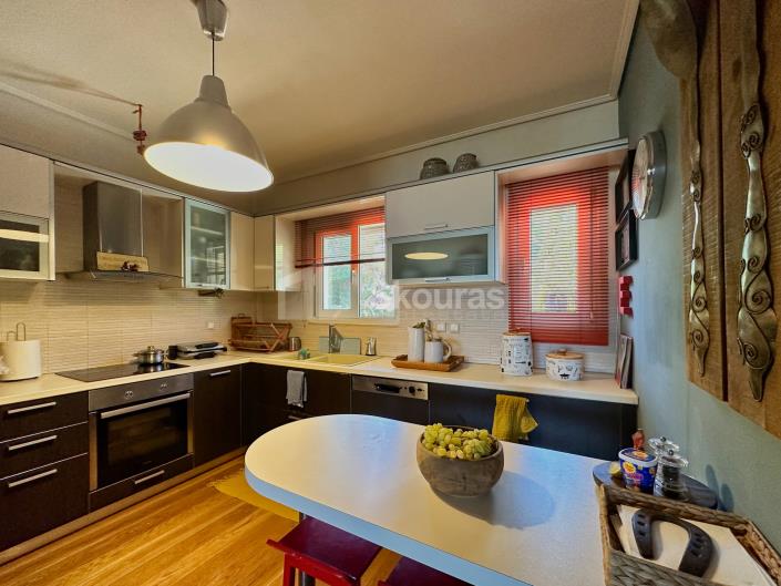 Image No.26-3 Bed Maisonette for sale