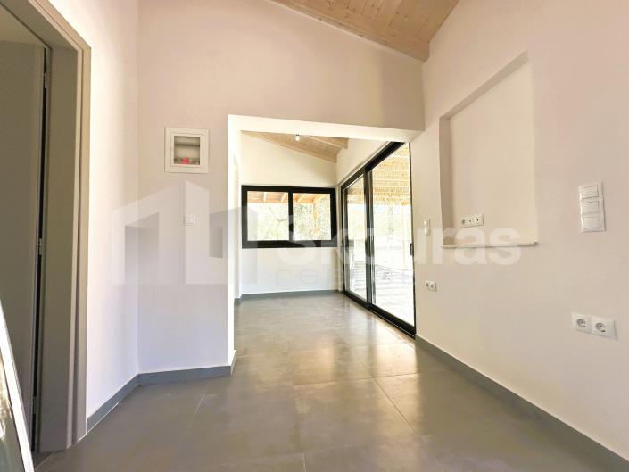 Image No.2-Maison de 2 chambres à vendre à Koroni