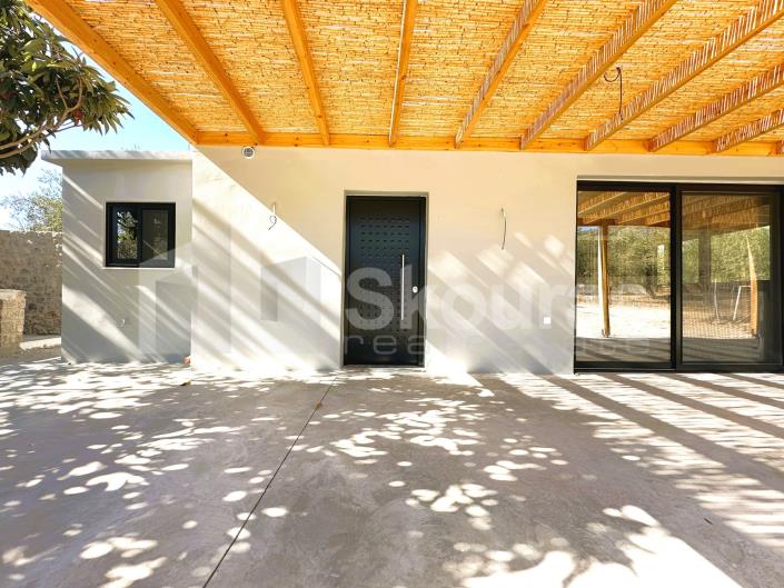 Image No.3-Maison de 2 chambres à vendre à Koroni