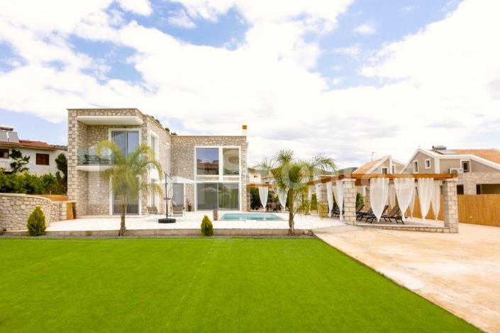 Image No.3-Maison / Villa de 4 chambres à vendre à Drepano