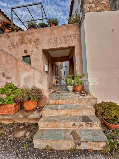 Image No.6-4 Bed House for sale