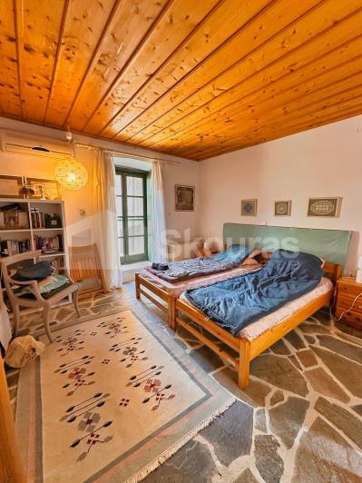 Image No.25-4 Bed House for sale