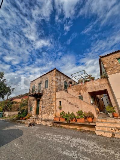 Image No.5-4 Bed House for sale