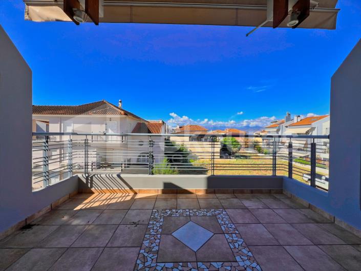 Image No.4-2 Bed Maisonette for sale